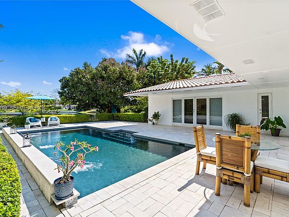 2nd image of 7327 Sabal Dr