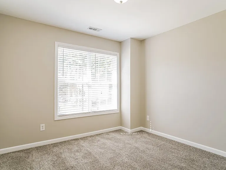 76 Nancy Ct — Photo 12