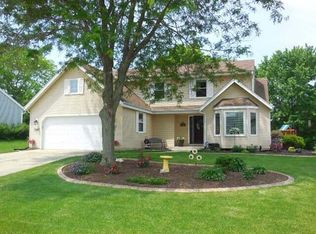 W154N7737 Pheasant Ln, Menomonee Falls, WI 53051