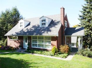 231 Pine Dr, Coraopolis, PA 15108