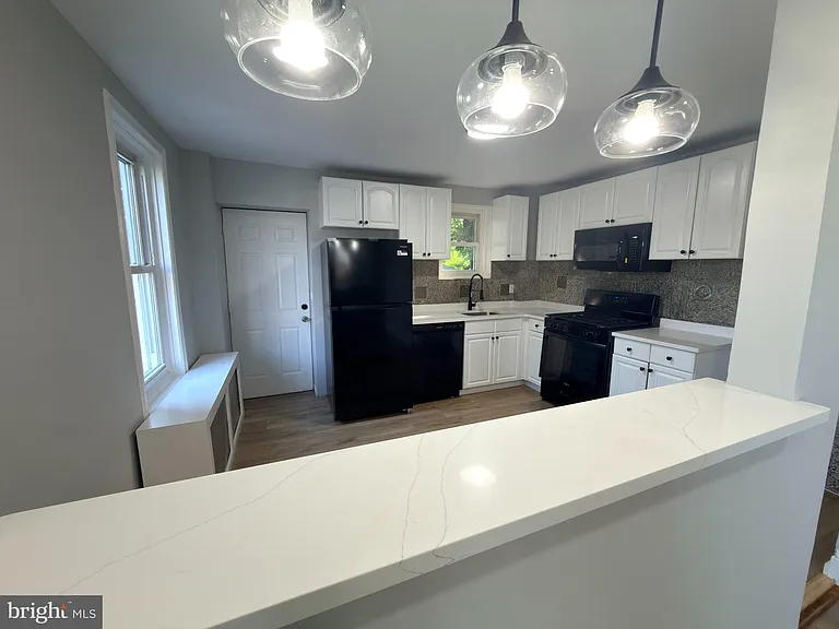 648 Edgewood Ave — Photo 7