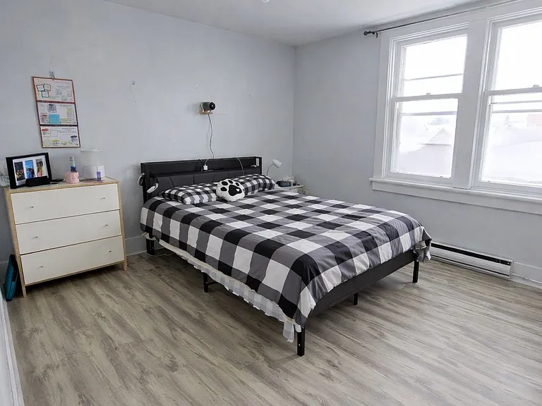 514 Bay St #4 — Photo 5