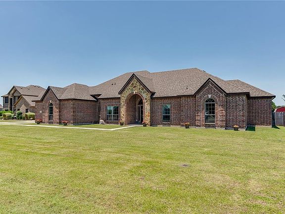 2nd image of 116 Windsor Cir