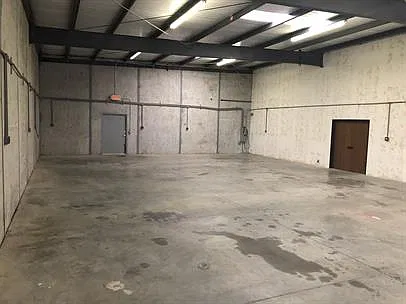 W 2nd 209 - A — Photo 3