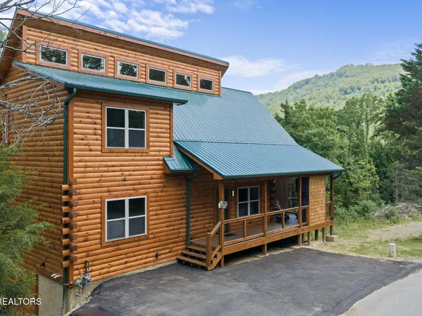 3138 White Falcon Way, Pigeon Forge, TN 37863