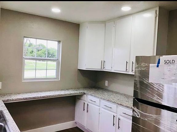 4th image of 401 S Parks Dr