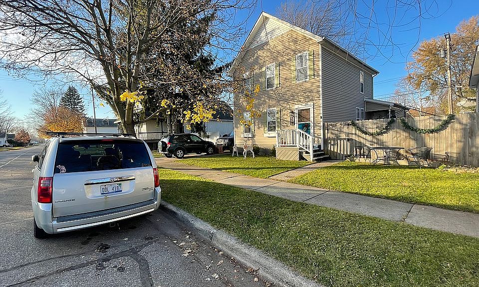 1st image of 158 Bruce St