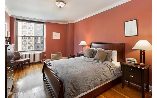 Rented by Douglas Elliman | media 16