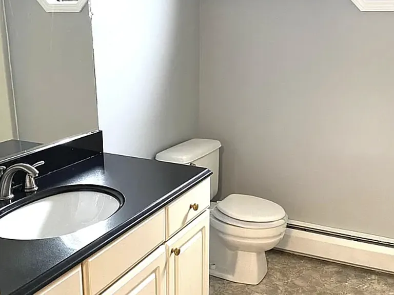 258 Miller St #B — Photo 9