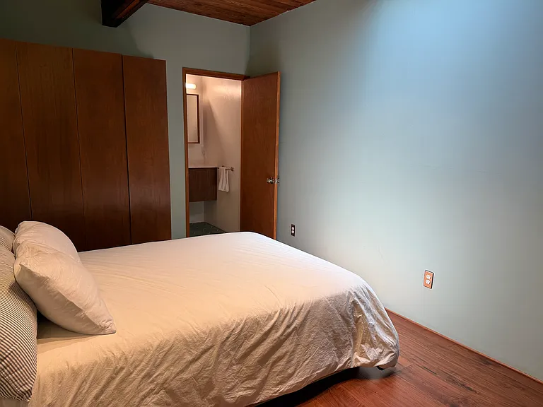 2718 N Beverly Glen Blvd — Photo 27