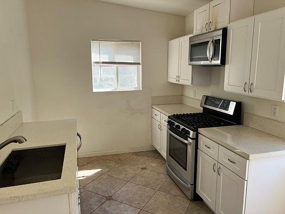 3rd image of 7539 Loma Verde Ave #7539