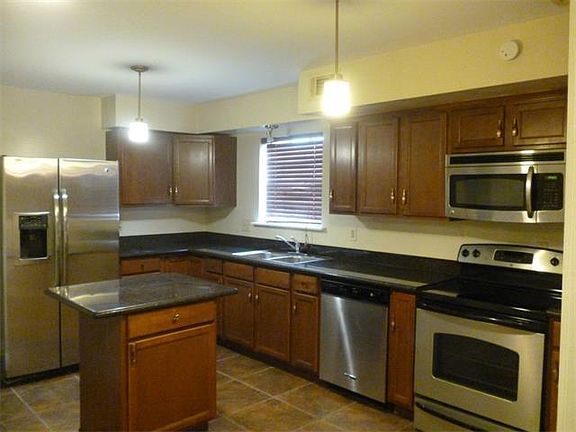 4th image of 10126 Rosewood Pl