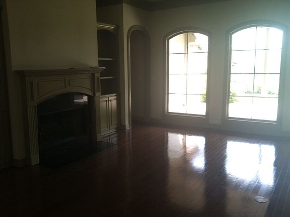 3rd image of 6028 Parliament Dr