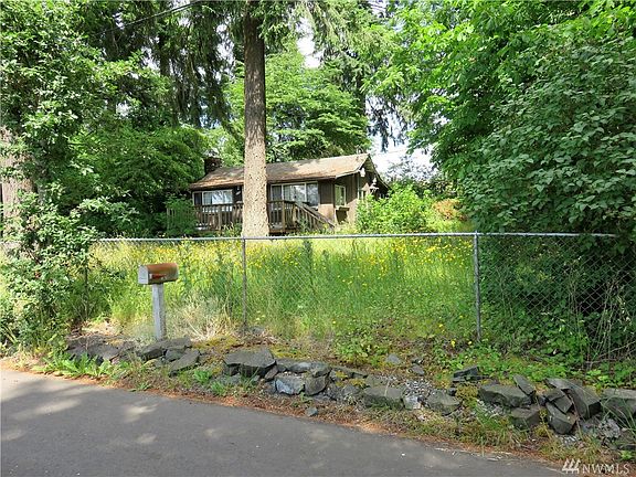 2nd image of 16523 Lakeside Dr E