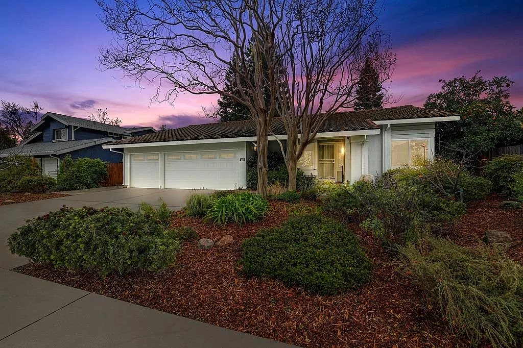 427 Cedar River Way photo 1