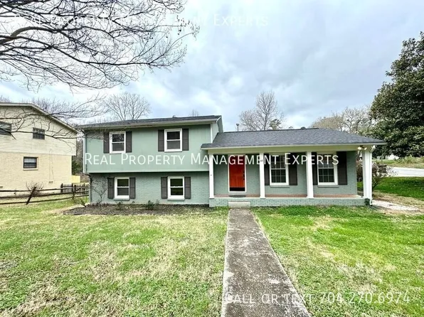 900 Tally Ho Ct, Charlotte, NC 28212