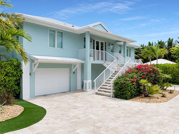 3rd image of 122 S Bahama Dr