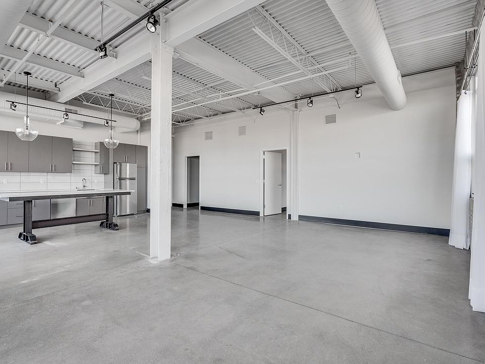 1st image of 150 26th Ave SE #701