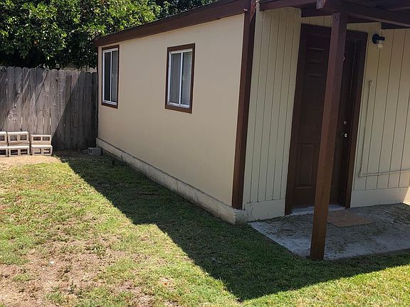 5th image of 836 Bonita St