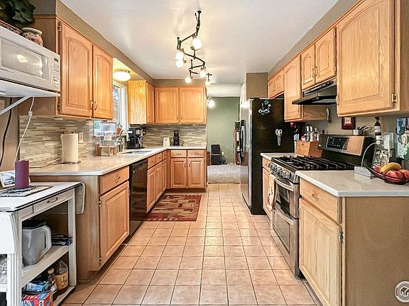 2nd image of 3200 Yellow Pine Ct