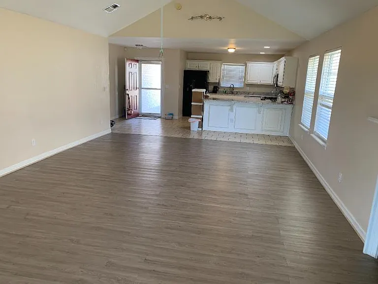 1217 E Emma Ln — Photo 4