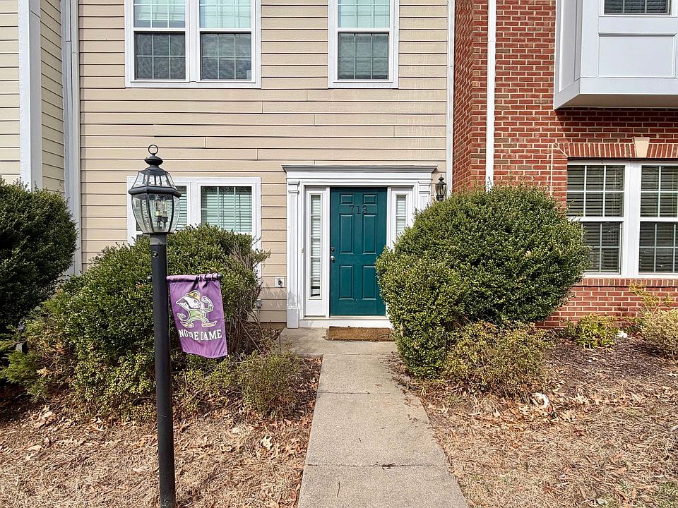 2nd image of 713 Rainier Rd