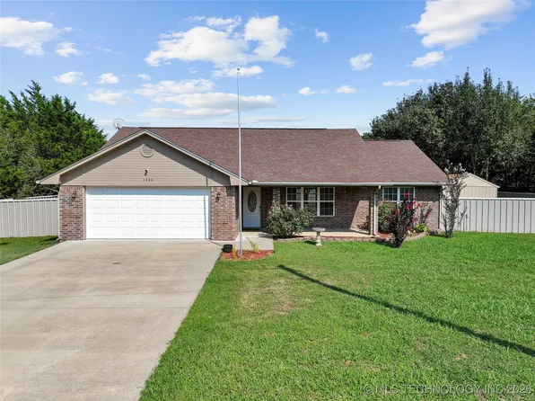 1320 Evergreen St, Lone Grove, OK 73443