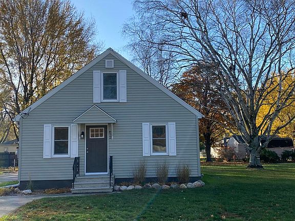 3rd image of 672 Grant Ave