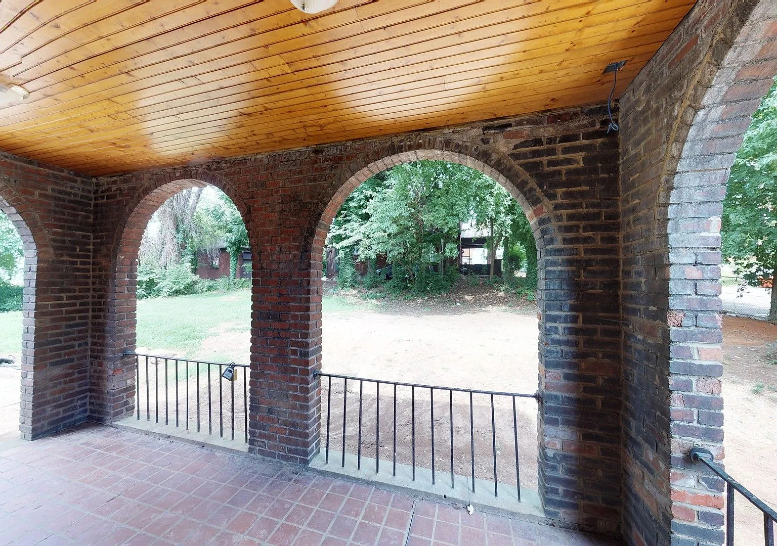 7BR Brick Home Near UTK | Fort Sanders Area — Photo 2