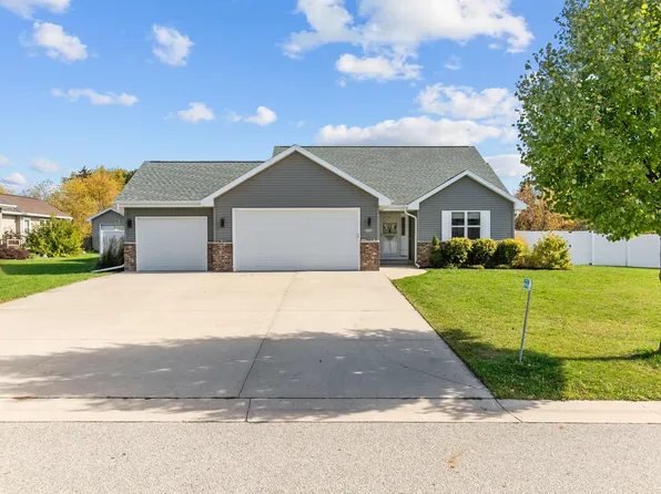 N2456 Benjamin Dr, Greenville, WI 54942