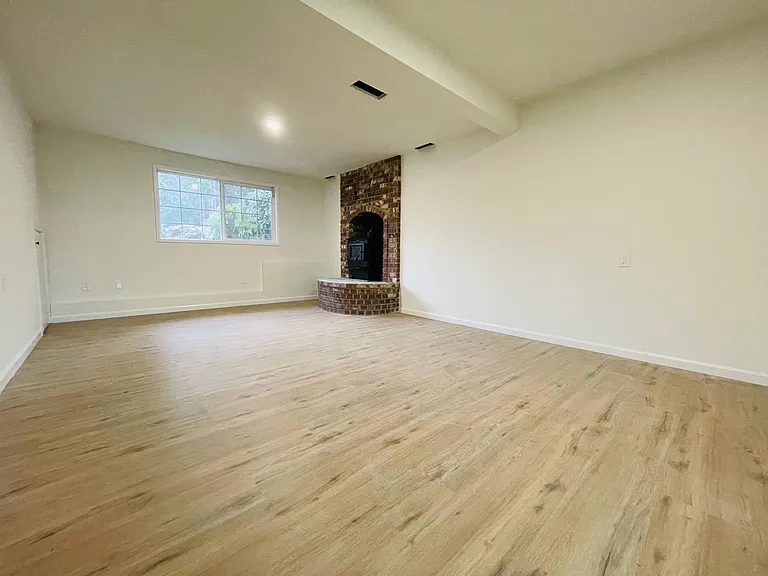 2201 Virginia Ct — Photo 7