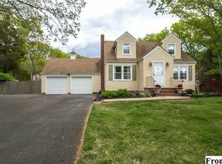 363 Washington Ave, Patchogue, NY 11772