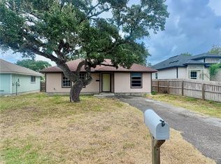 1225 S Whitney St, Aransas Pass, TX 78336