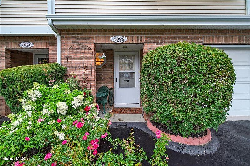 5th image of 4028 Chaucer Place