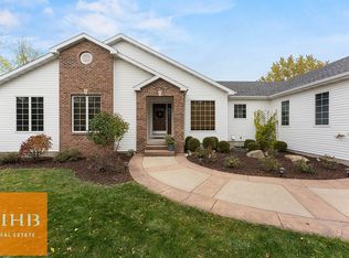 1870 Chadsworth Dr, Sun Prairie, WI 53590