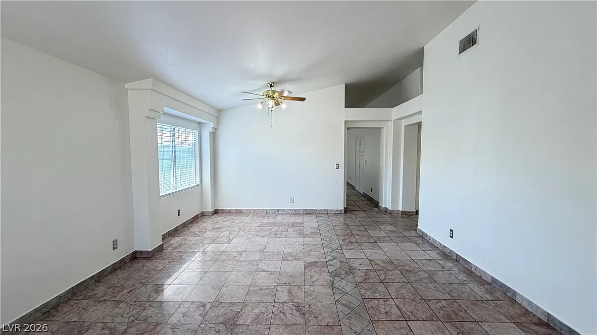 4 bed, 3.0 bath, 1592 sqft, $2,050 — Photo 4