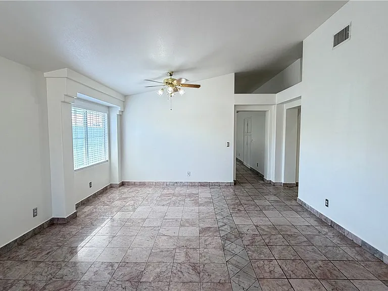 4371 Silver Bay St — Photo 4