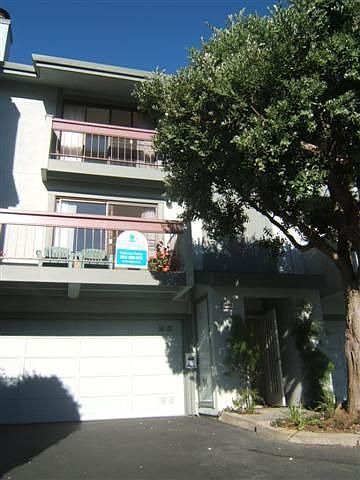 1st image of 605 Stonegate Dr