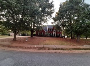 125 Overlook Ct, Fayetteville, GA 30215