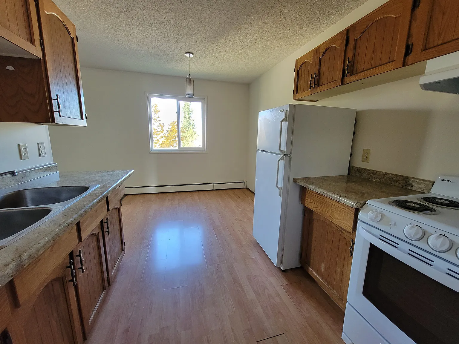 Forrest Manor 10105 105 Ave — Photo 3