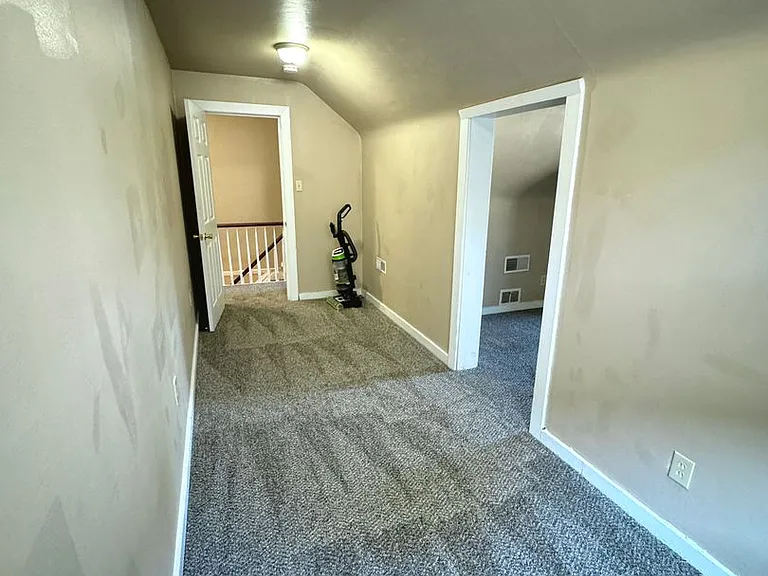 337 N Ellis St — Photo 22