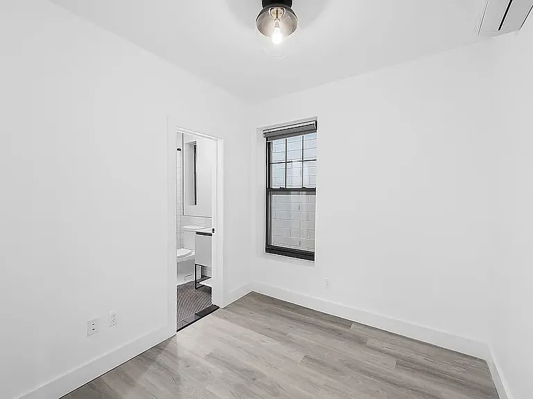 321 20th St #2F — Photo 4