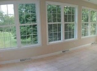 1000 Windy Oak Dr, Pittsburgh, PA 15239