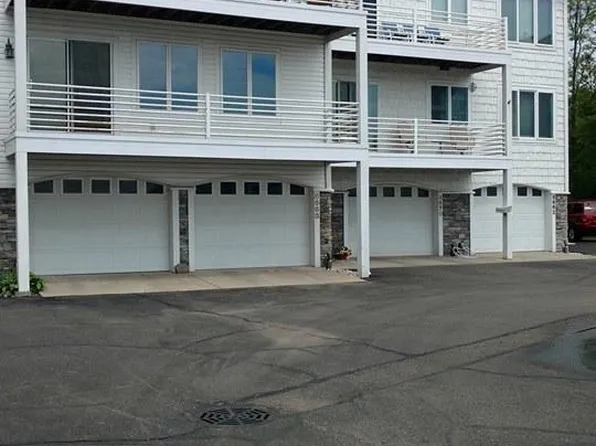 8664 Ellenwood Estates Dr #14, Montague, MI 49437