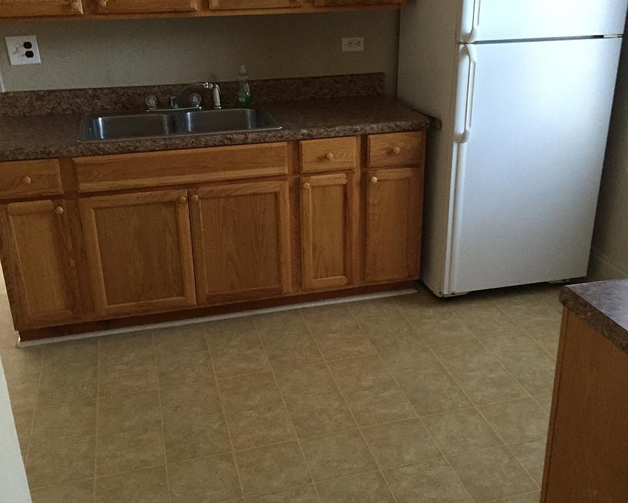2nd image of 1208 E Main St