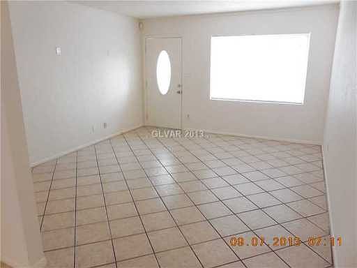 3rd image of 5133 Santo Ave
