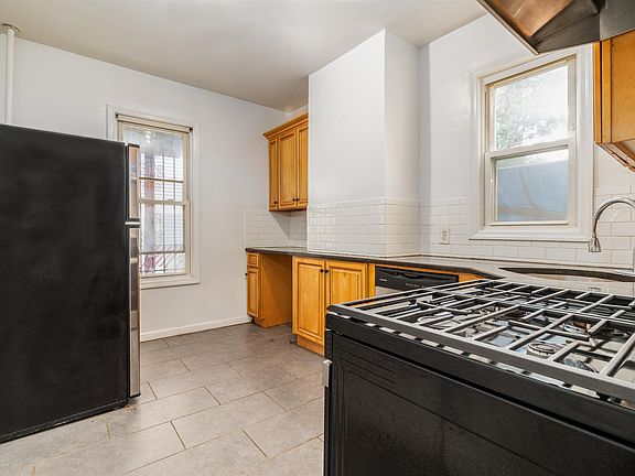 2nd image of 603 Garfield Ave