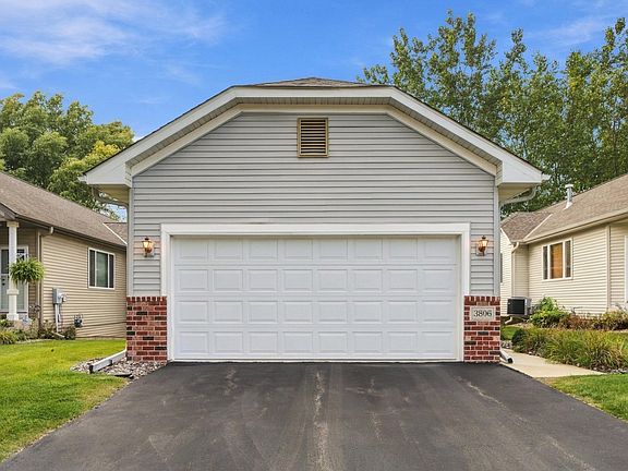 3rd image of 3806 Meadowview Way