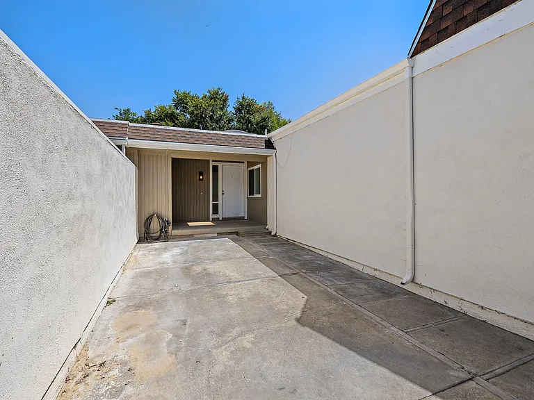 22311 Caminito Arroyo Seco #C — Photo 8
