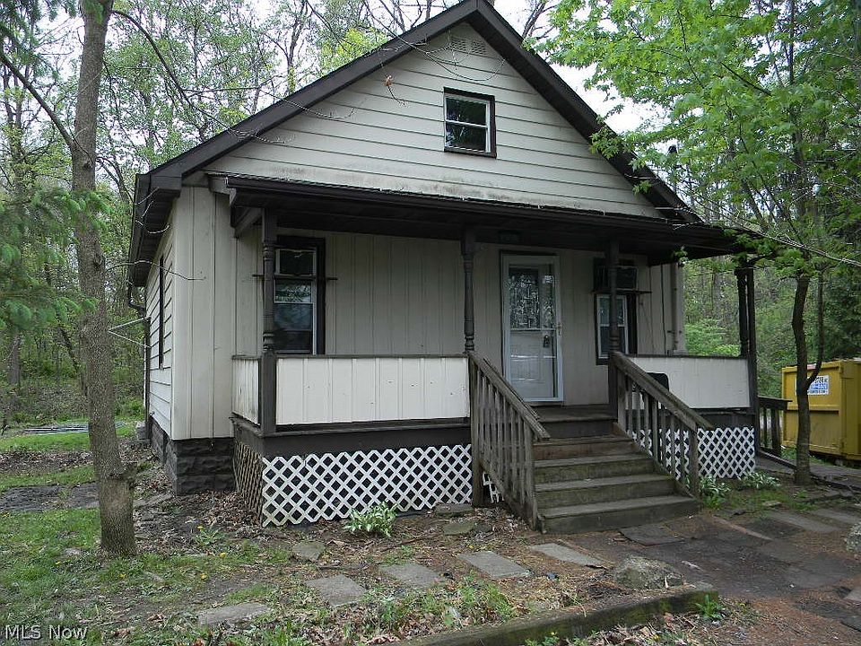 1st image of 935 Forest St